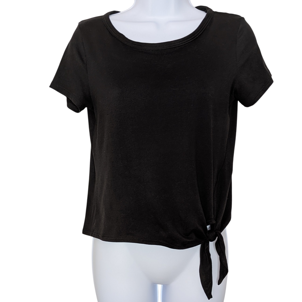 Mady & Nell  Black Tie-Front Casual Women's Tee